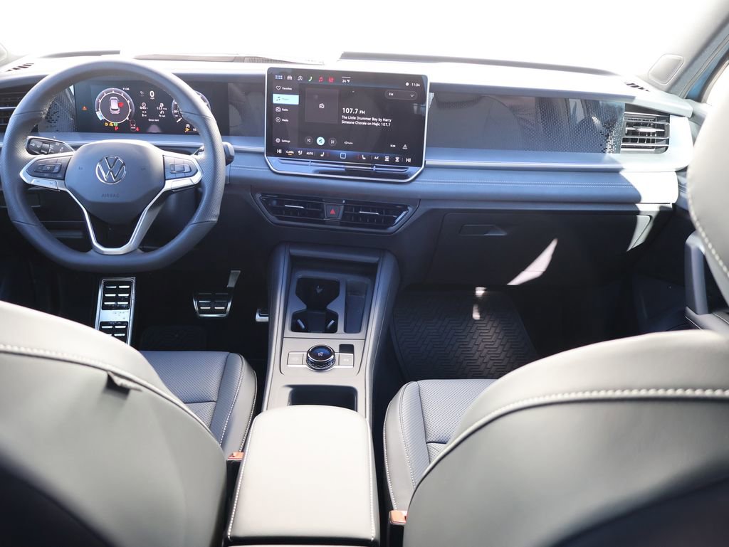 New 2026 Volkswagen Tiguan SE R-Line image 18