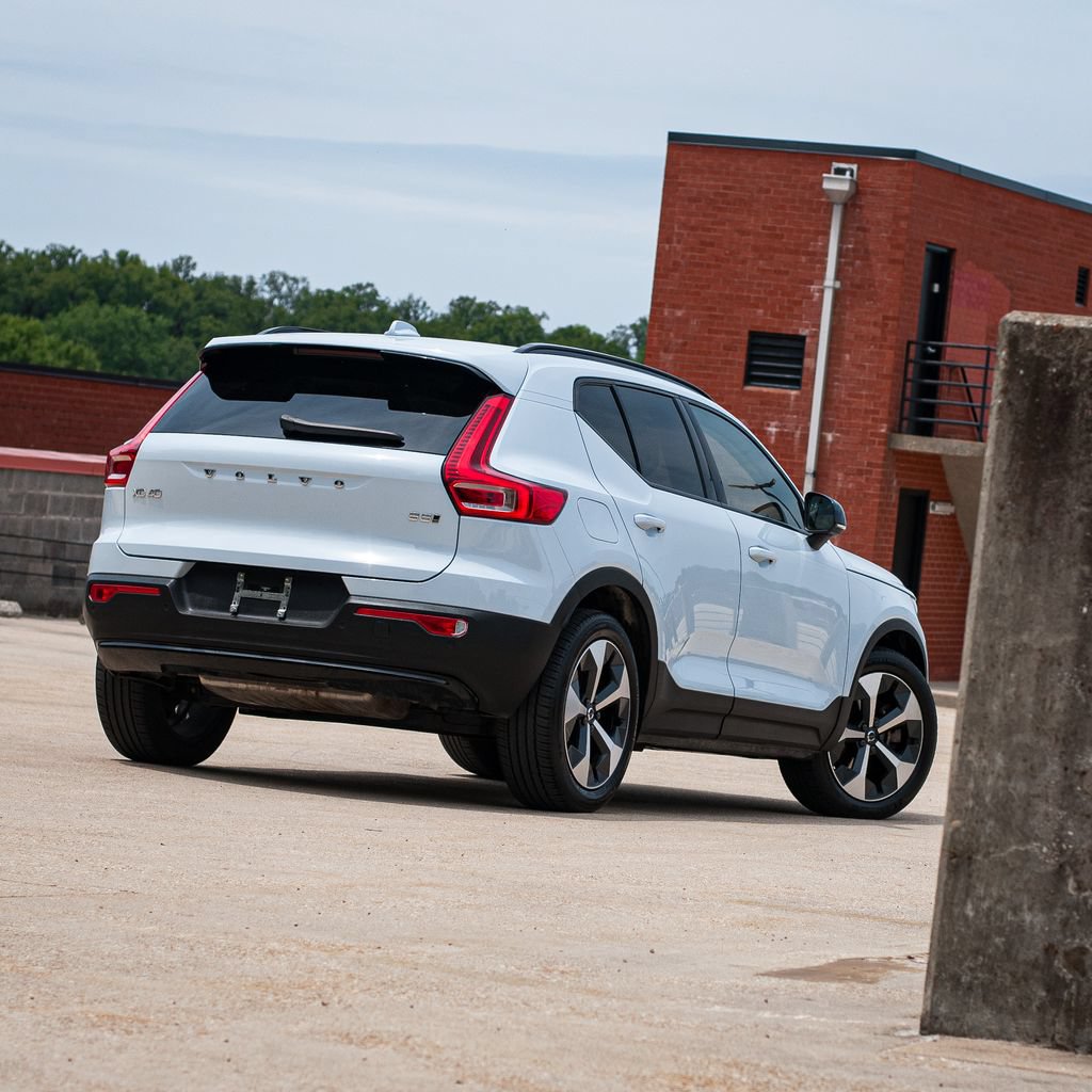 Certified 2024 Volvo XC40 B5 Core AWD/4WD image 6