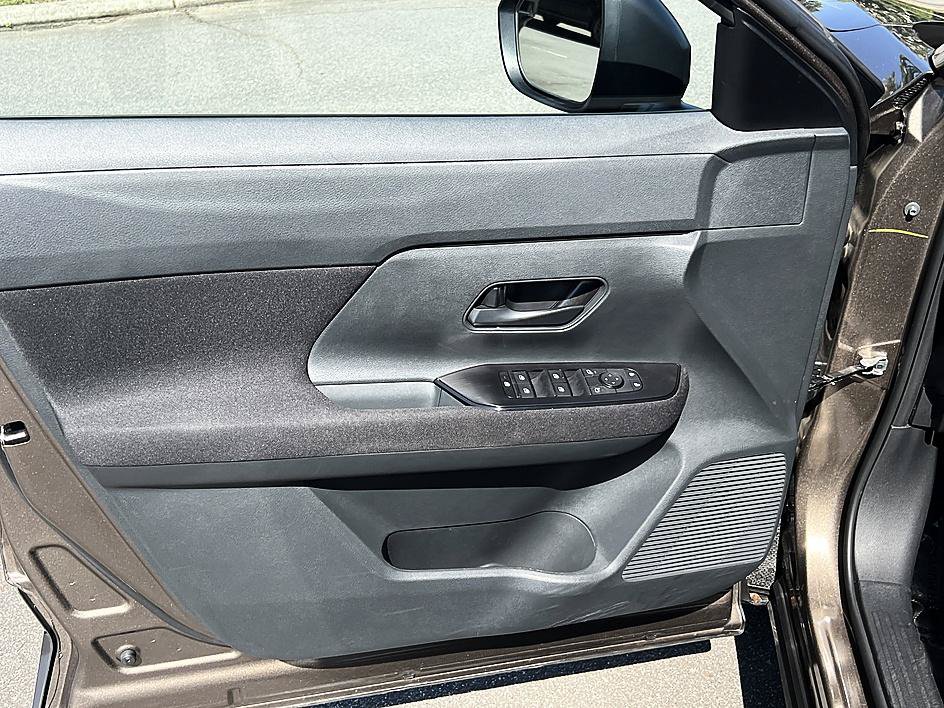 Certified 2025 Nissan Kicks S AWD/4WD image 19