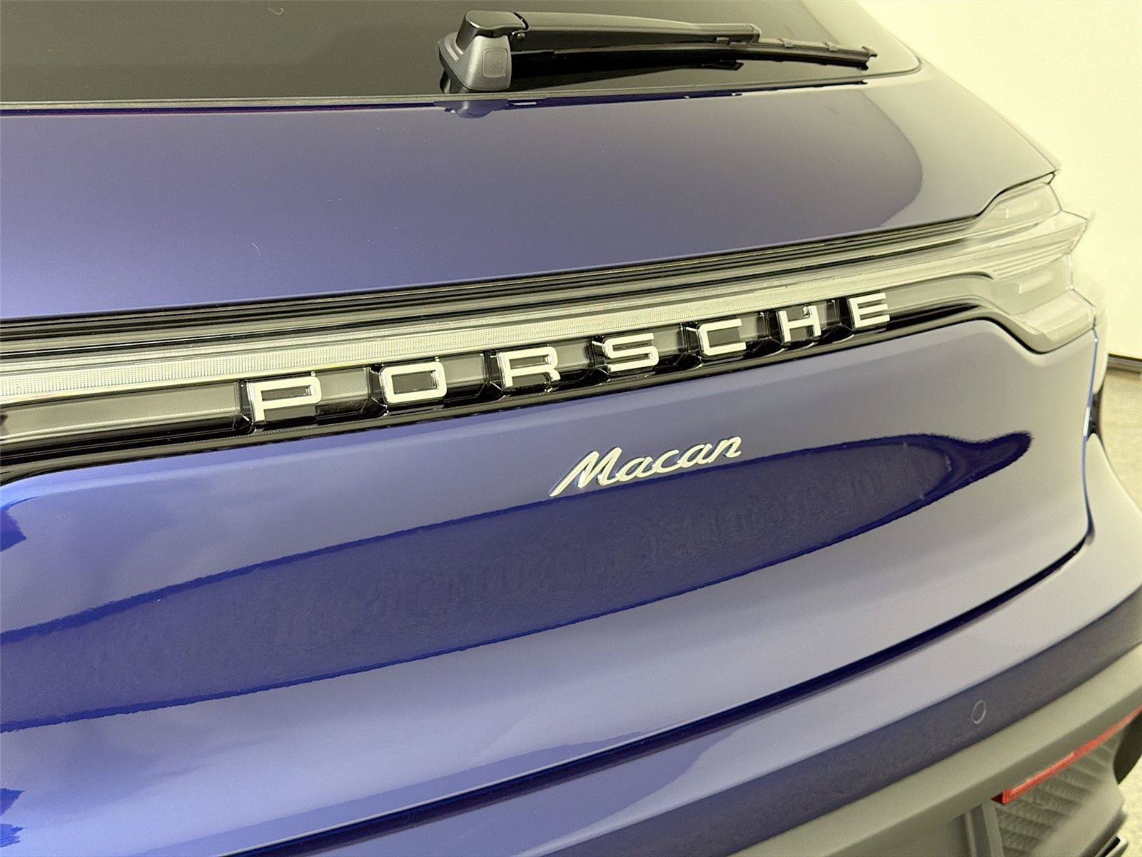 Certified 2026 Porsche Macan Turbo AWD/4WD image 17