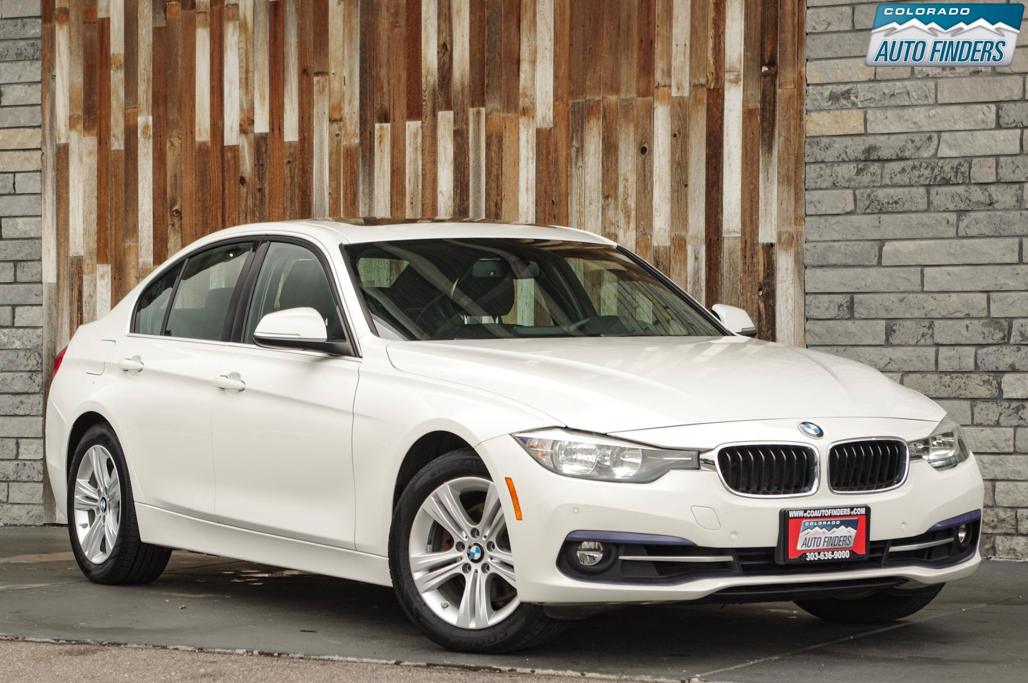 Used 2017 BMW 330i xDrive Sedan AWD/4WD image 9