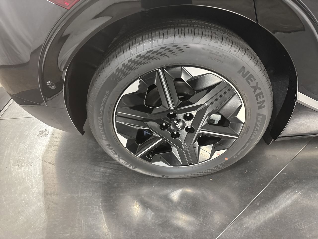 New 2025 Kia EV6 Wind image 13