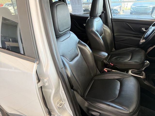 Used 2017 Jeep Renegade Limited image 18