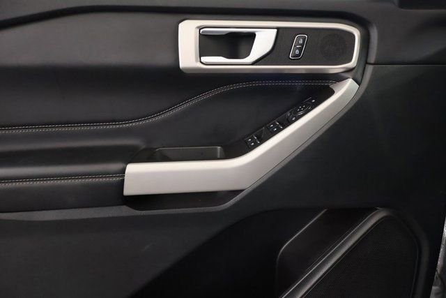 Used 2024 Ford Explorer XLT w/ Equipment Group 202A image 10