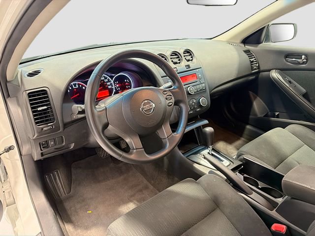 Used 2010 Nissan Altima 2.5 S FWD image 9