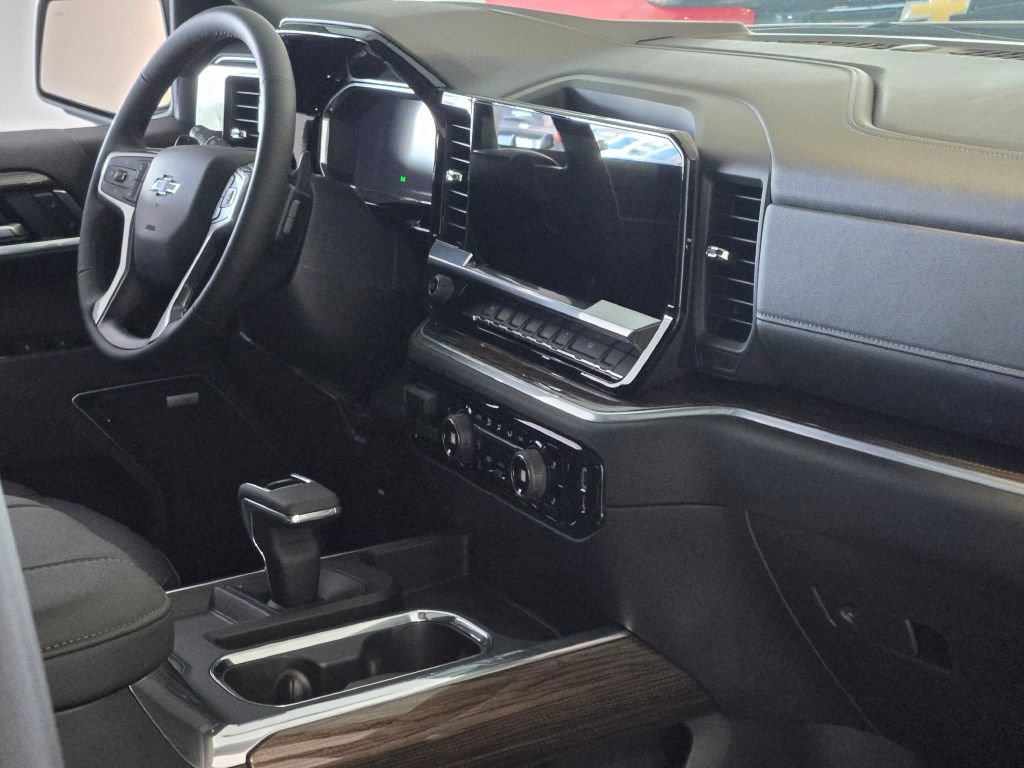 New 2026 Chevrolet Silverado 1500 RST w/ Dark Appearance Package AWD/4WD image 8
