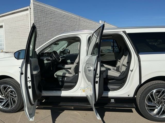 New 2026 Lincoln Navigator L Reserve image 11