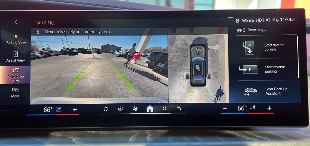 Used 2023 BMW i7 xDrive60 AWD/4WD image 30