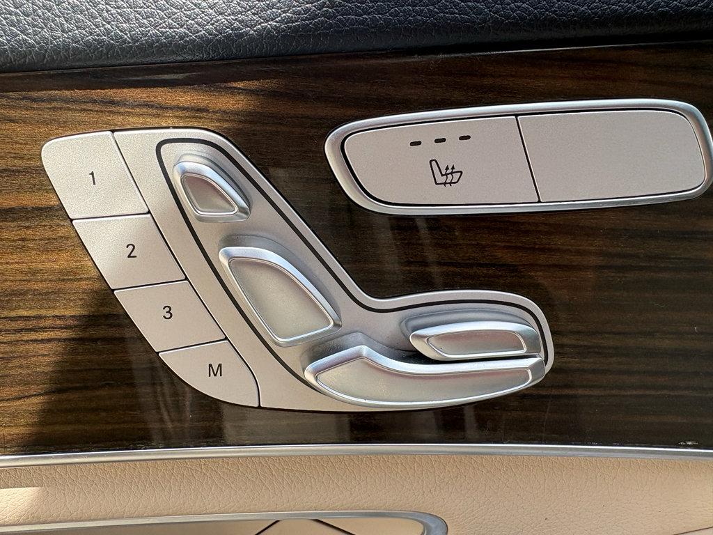 Used 2018 Mercedes-Benz C 300 Sedan image 9