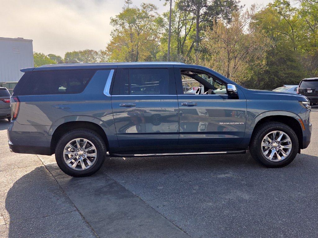 New 2026 Chevrolet Suburban Premier w/ Sun And Tow Package AWD/4WD image 12