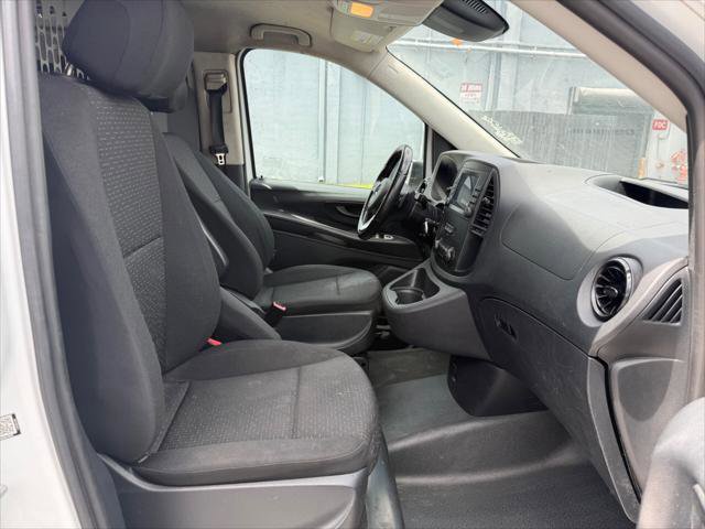 Used 2021 Mercedes-Benz Metris image 17