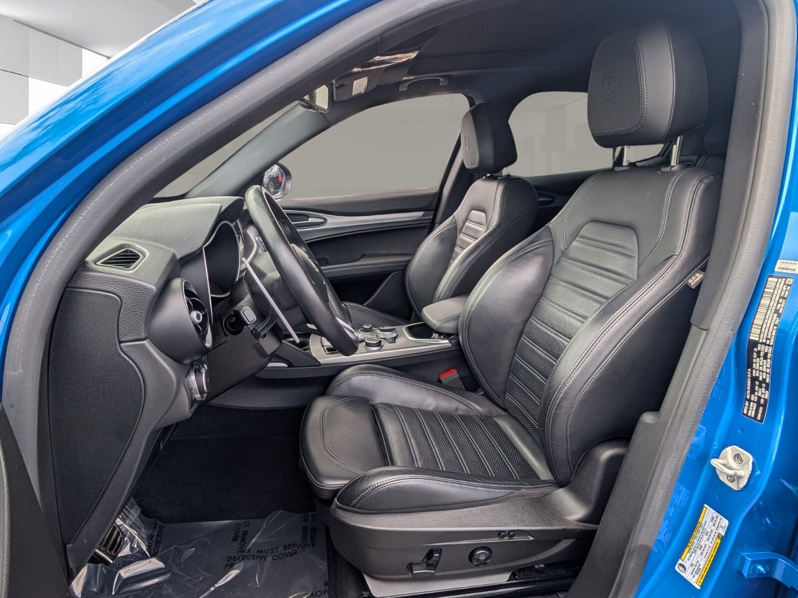 Used 2022 Alfa Romeo Stelvio Veloce image 9