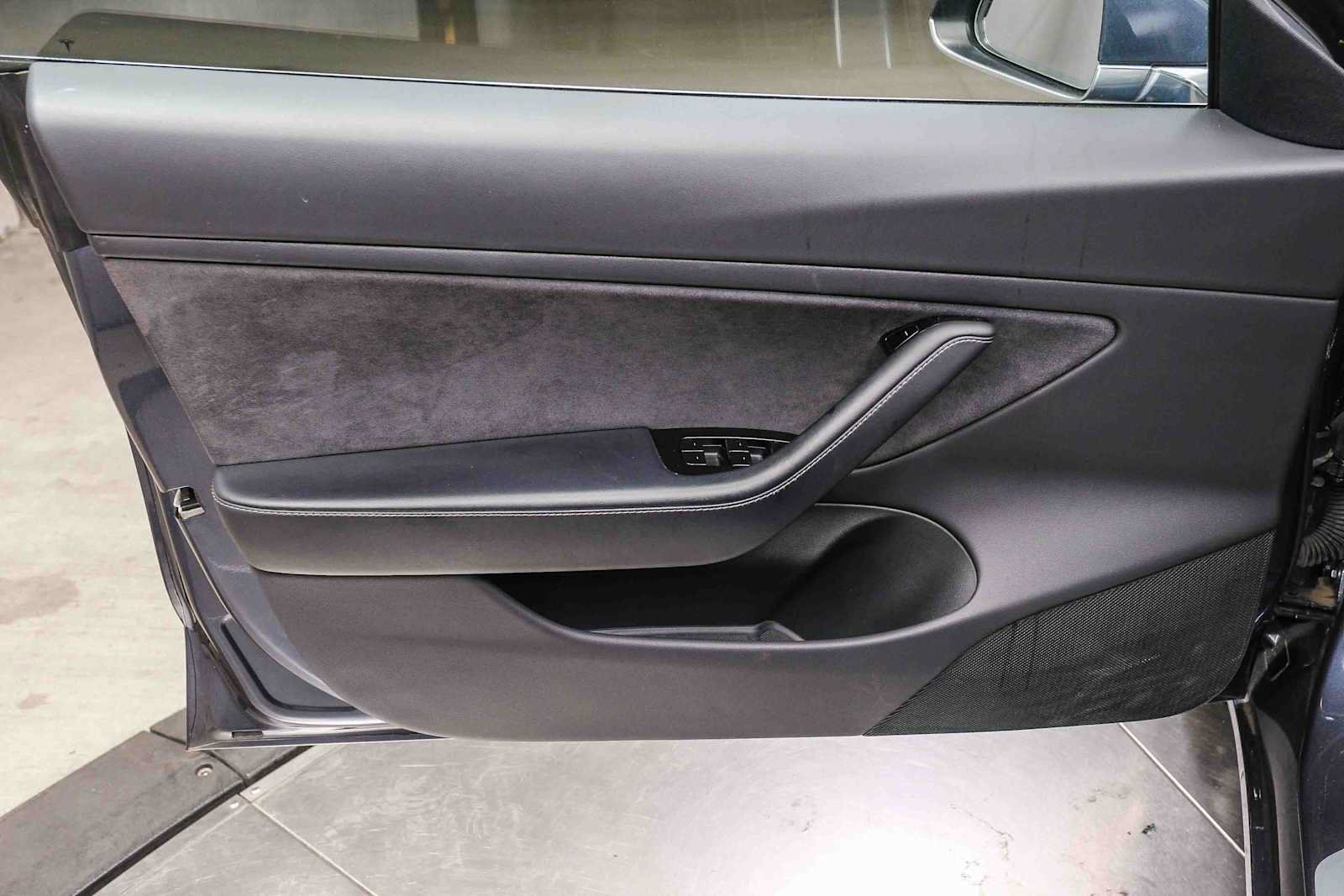 Used 2018 Tesla Model 3 Long Range RWD image 25