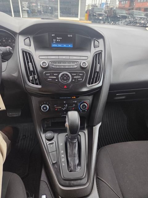 Used 2018 Ford Focus SE w/ Cold Weather Package image 11