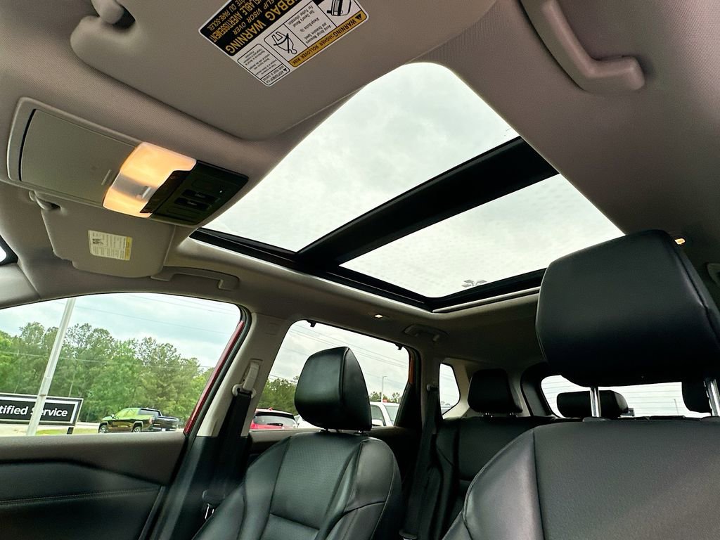 Used 2021 Nissan Rogue SV w/ Premium Package FWD image 11