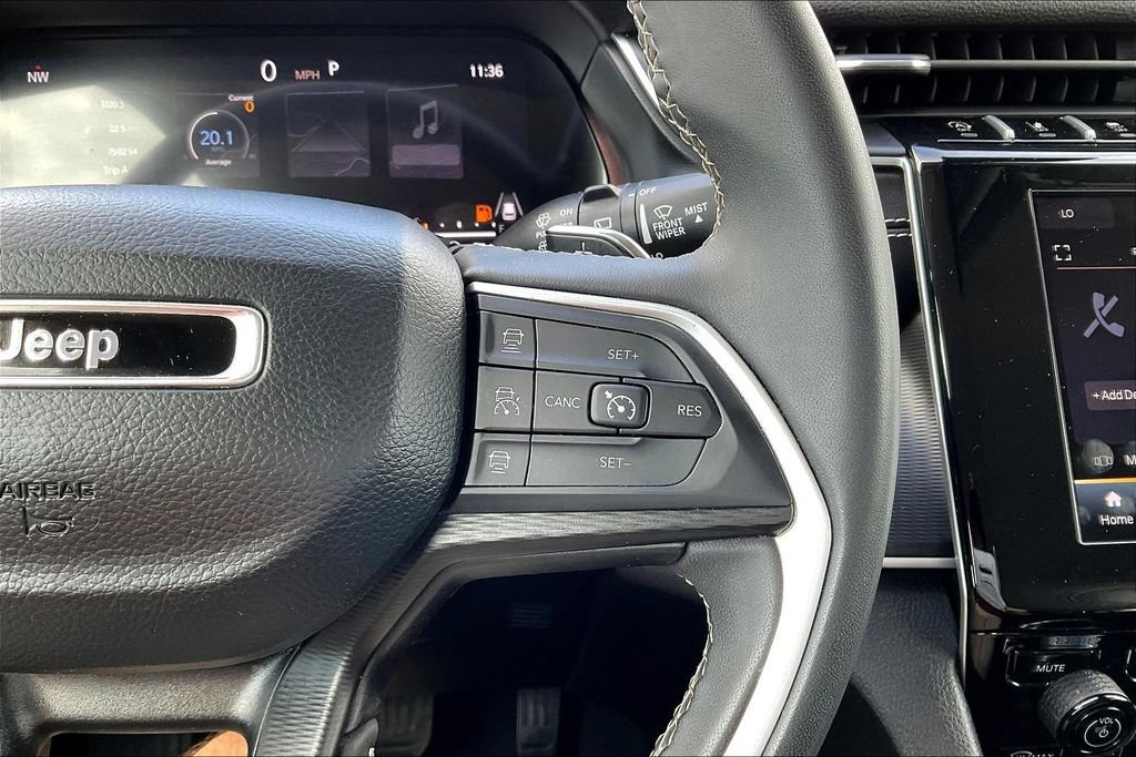 Used 2024 Jeep Grand Cherokee Laredo RWD image 10