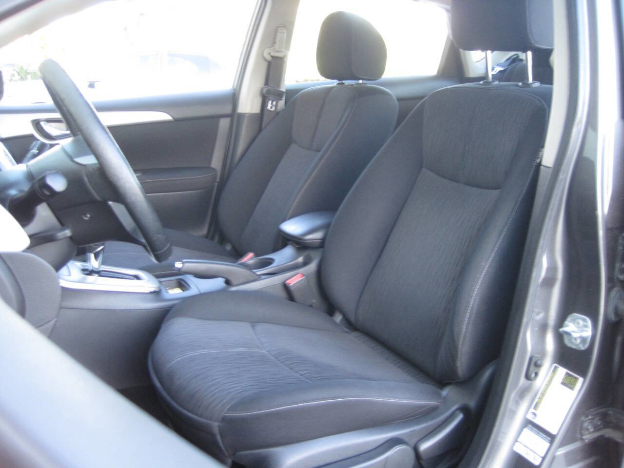 Used 2015 Nissan Sentra SV w/ Navigation Package image 18