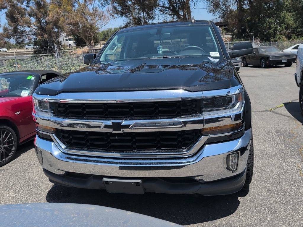 Used 2018 Chevrolet Silverado 1500 LT w/ LT Fleet Convenience Package RWD image 2