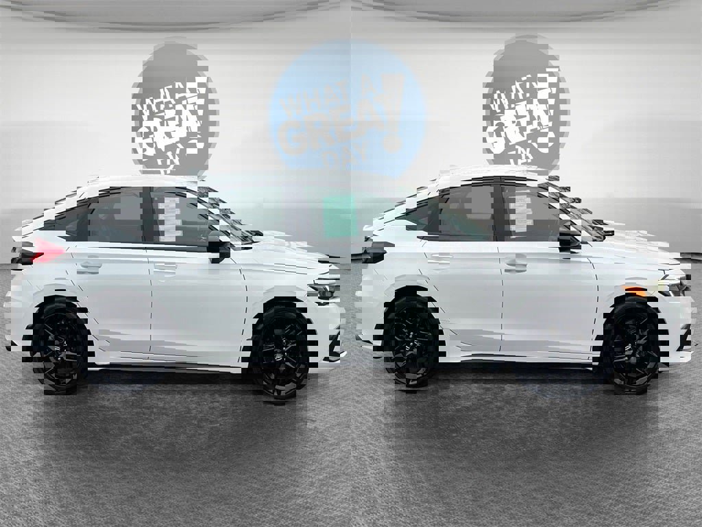 Used 2022 Honda Civic Sport image 2