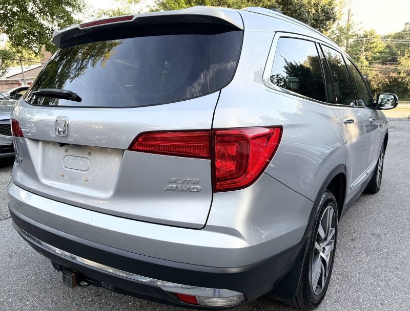 Used 2017 Honda Pilot Elite image 7