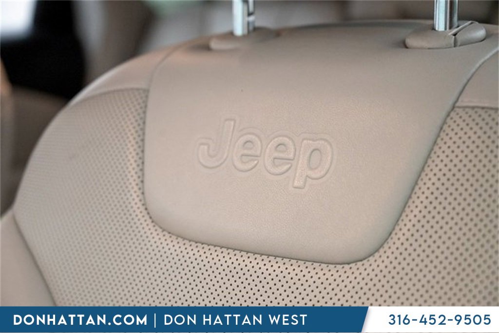 Used 2021 Jeep Cherokee Latitude Lux w/ Comfort/Convenience Group image 25