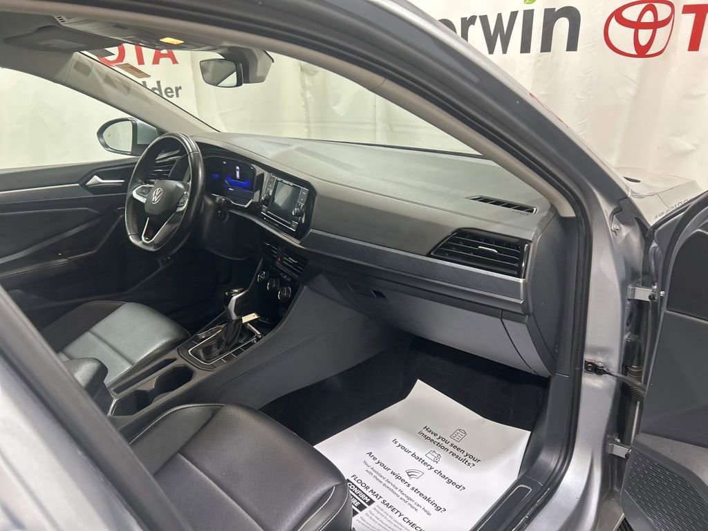 Used 2024 Volkswagen Jetta SE image 10