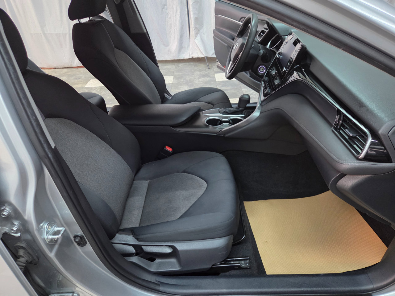 Used 2021 Toyota Camry LE image 13