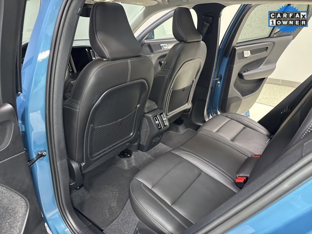 Used 2025 Volvo XC40 B5 Plus image 21