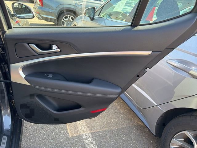 Used 2022 Genesis G70 2.0T AWD/4WD image 12