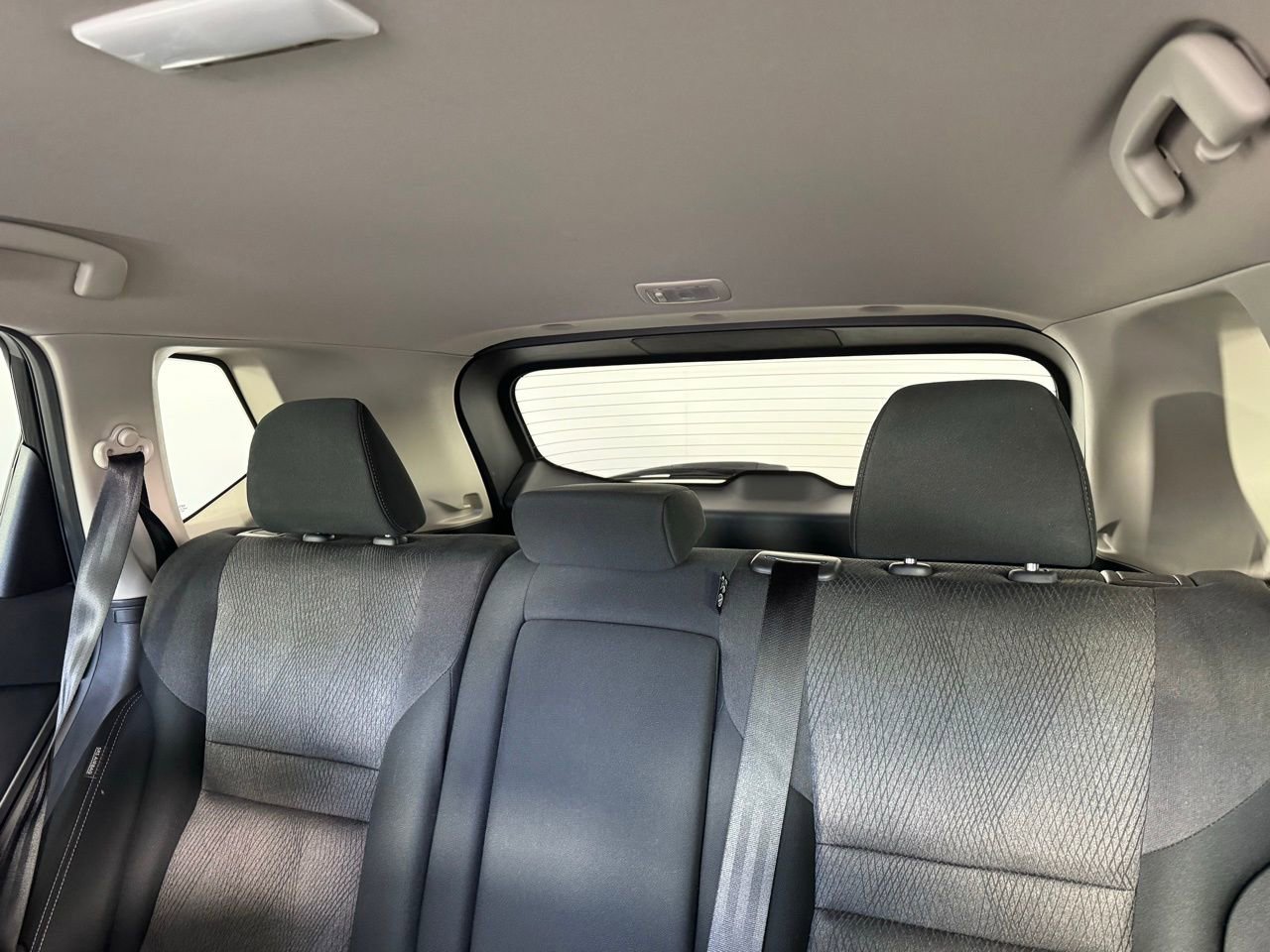 Used 2025 Nissan Rogue SV image 4