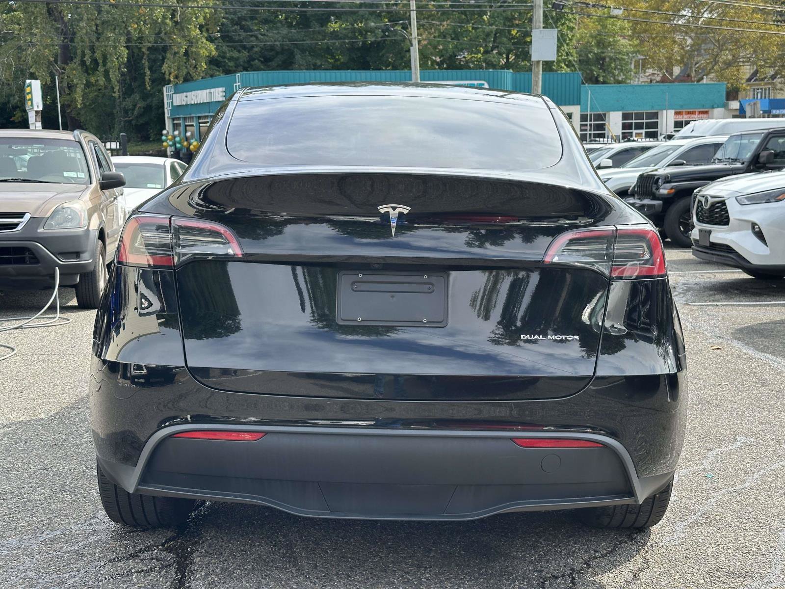 Used 2023 Tesla Model Y Long Range AWD/4WD image 4