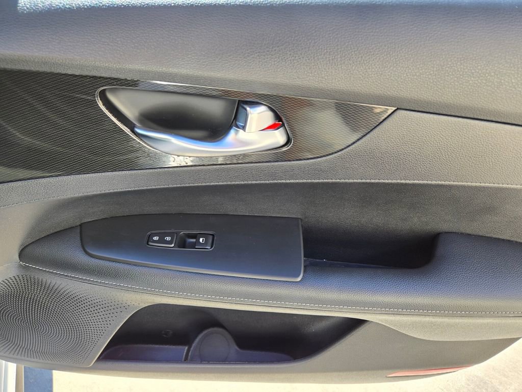 Used 2023 Kia Forte GT-Line image 21