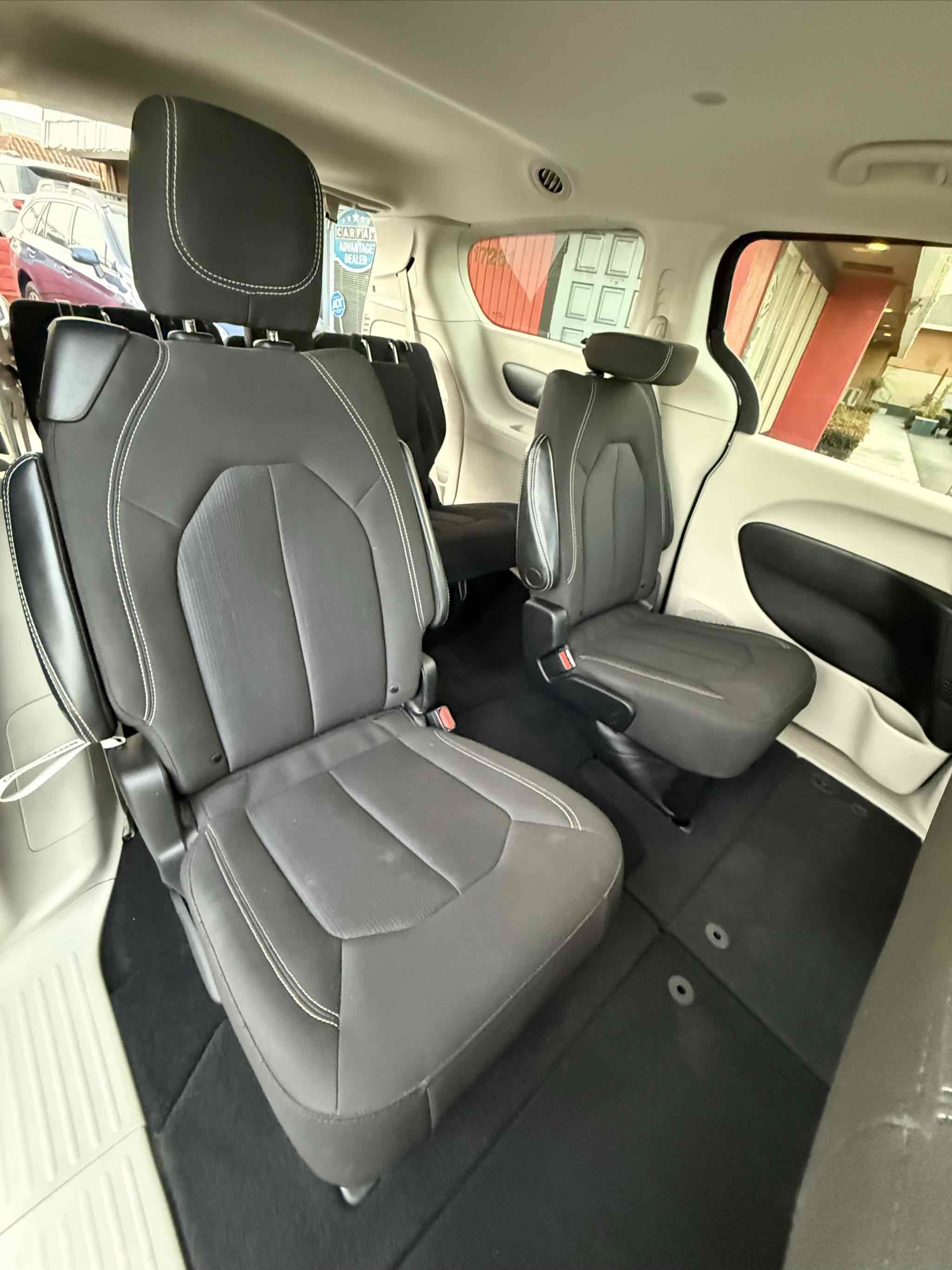 Used 2023 Chrysler Voyager LX image 22