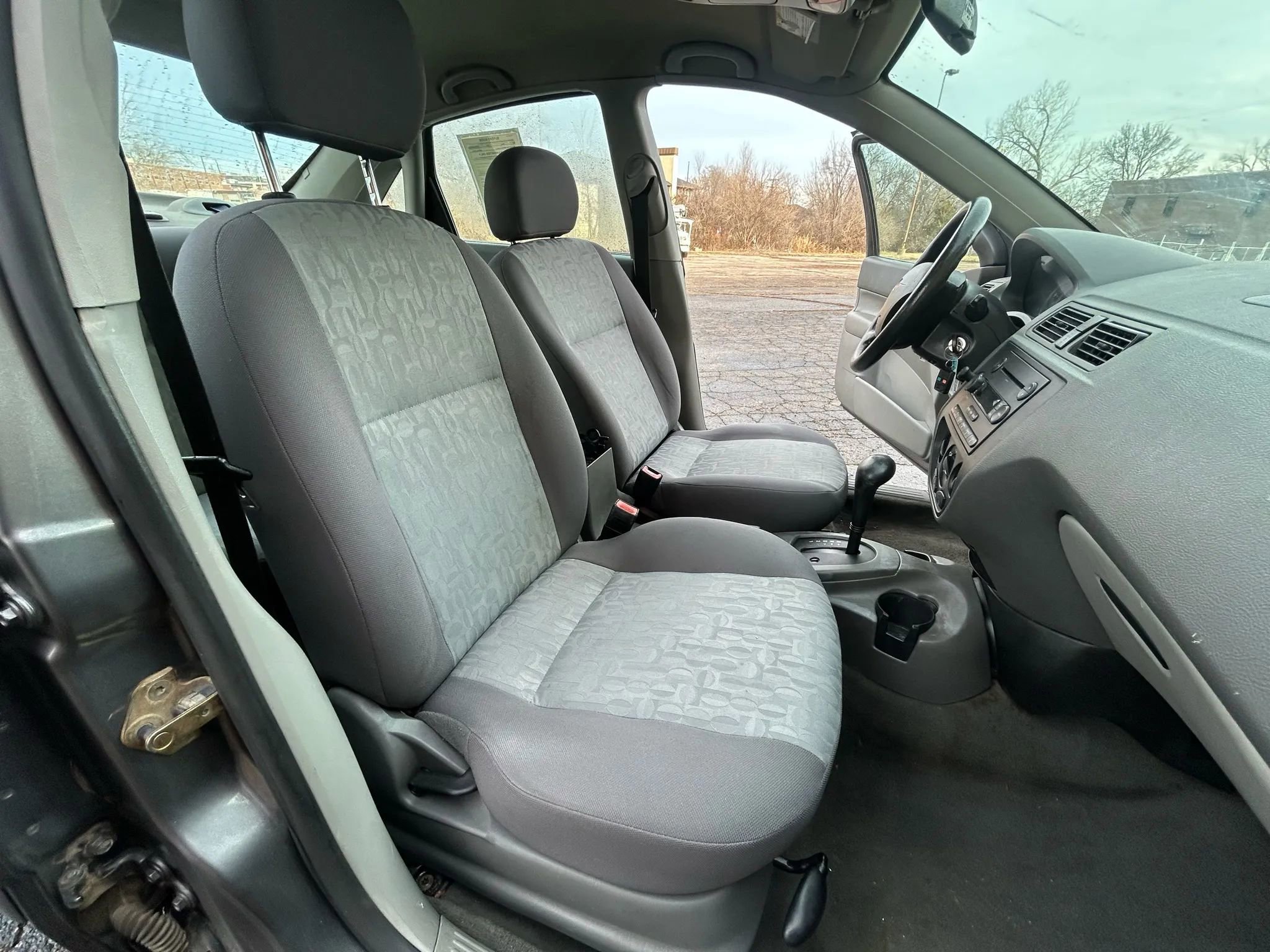 Used 2005 Ford Focus SE image 10