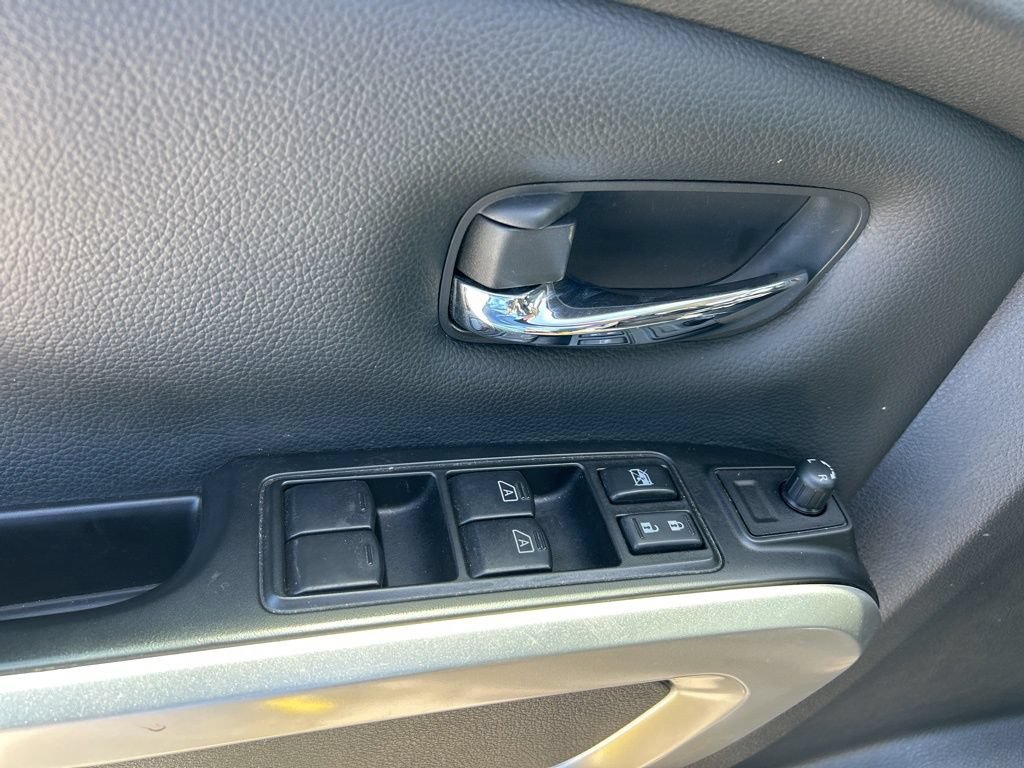 Certified 2024 Nissan Titan SV w/ SV Convenience Package RWD image 20