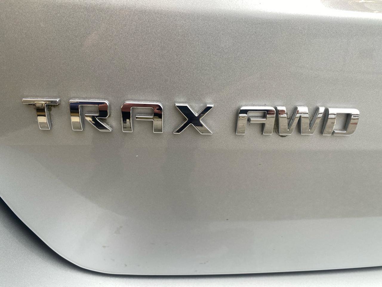 Used 2020 Chevrolet Trax LS AWD/4WD image 33