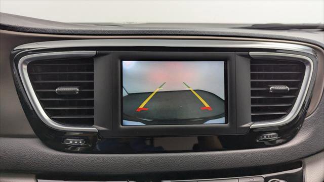 Used 2022 Chrysler Voyager LX FWD image 24