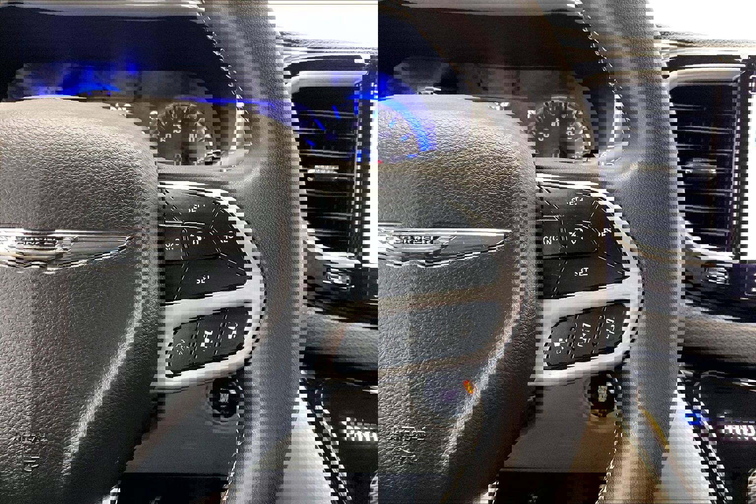 Used 2022 Chrysler Pacifica Touring-L image 21