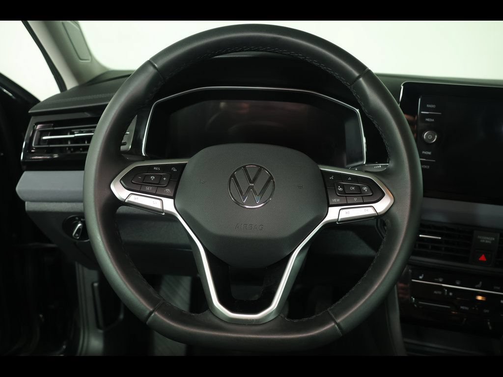 Used 2026 Volkswagen Jetta SE FWD image 21