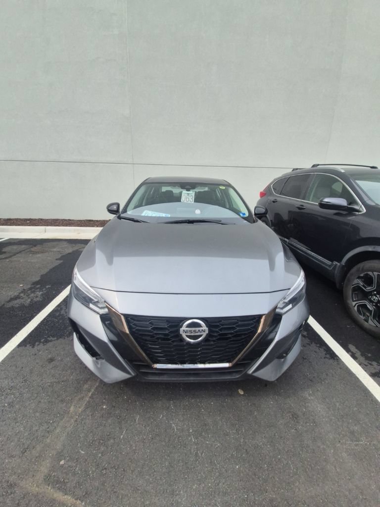 Used 2023 Nissan Sentra SR w/ Trunk Package FWD image 7