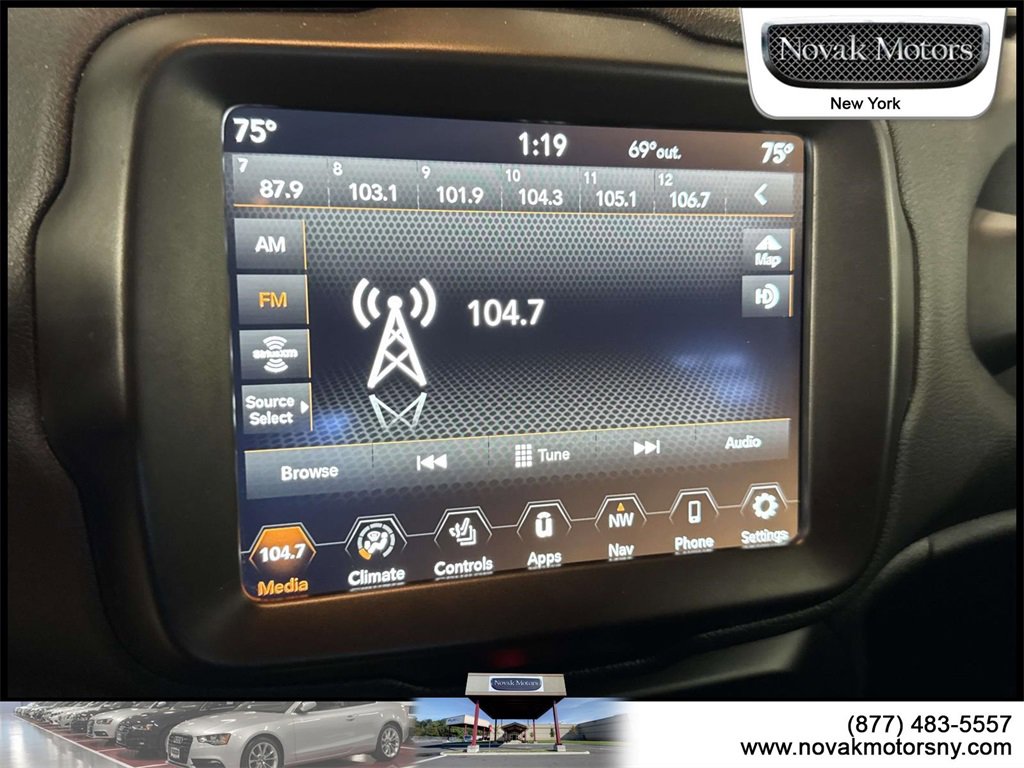 Used 2021 Jeep Renegade Latitude image 23