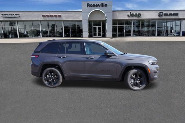 New 2025 Jeep Grand Cherokee Limited w/ Black Appearance Package image 2
