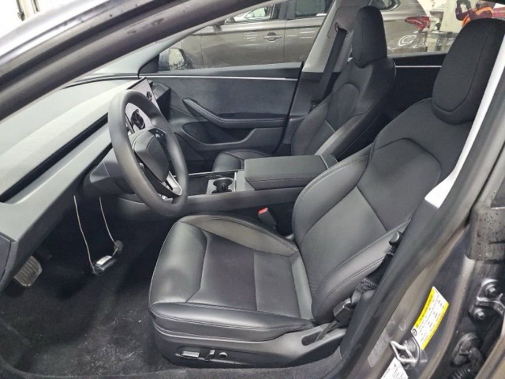 Used 2025 Tesla Model 3 Long Range image 8