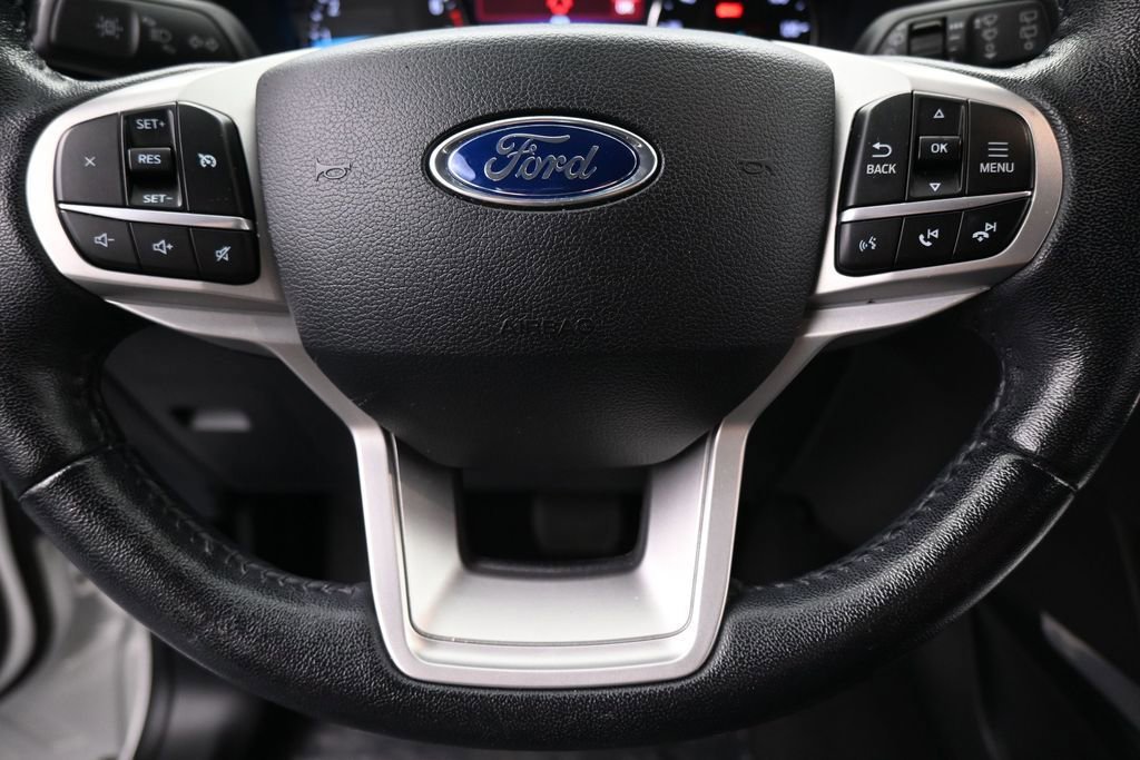 Used 2021 Ford Explorer XLT w/ Equipment Group 202A RWD image 32