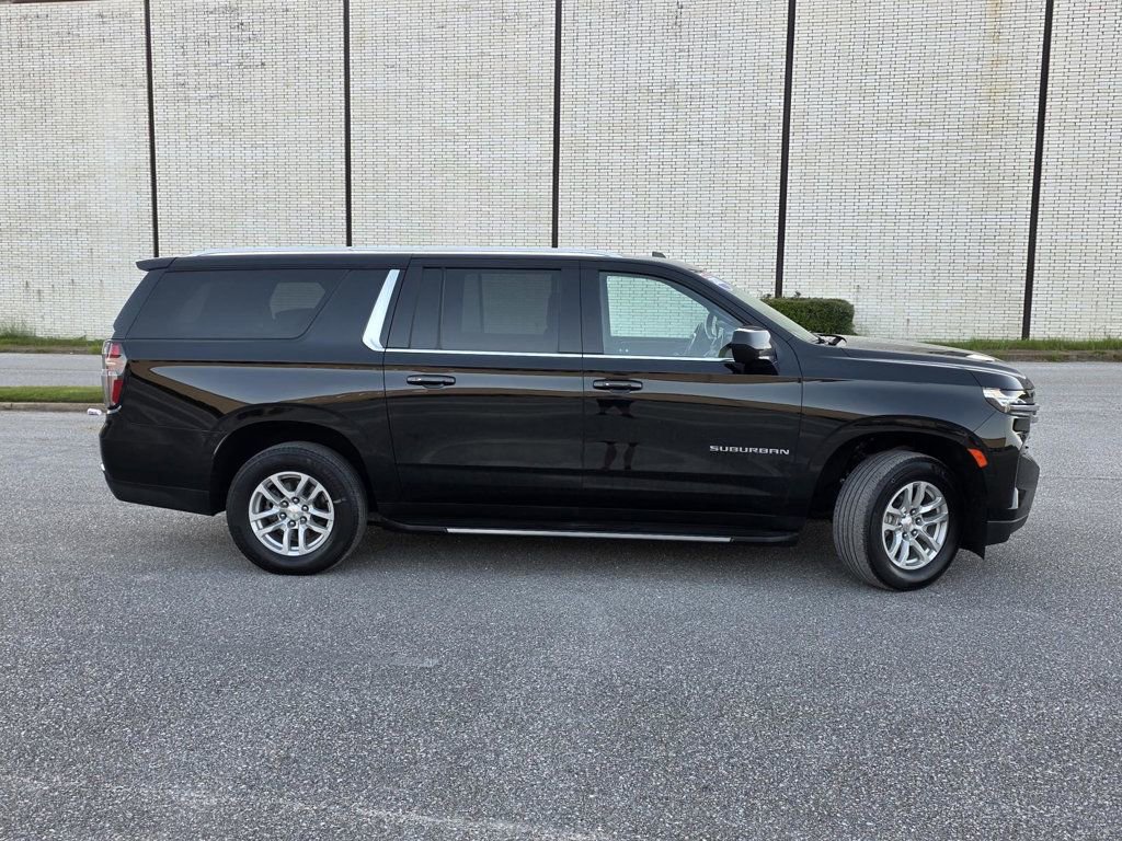 Used 2023 Chevrolet Suburban LT image 38