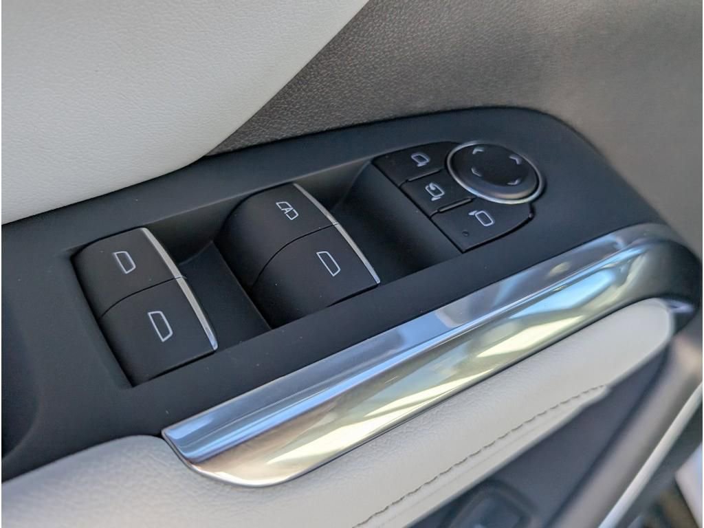 New 2026 Chevrolet Traverse High Country w/ LPO, Floor Liner Package image 15