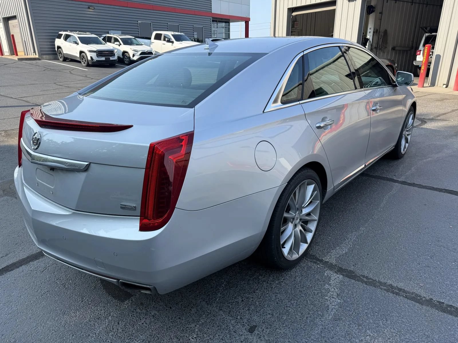 Used 2013 Cadillac XTS Platinum AWD/4WD image 4