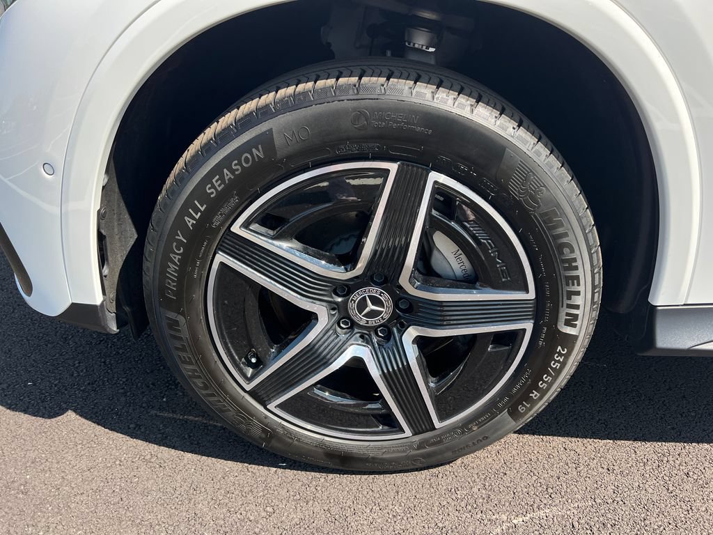 Used 2025 Mercedes-Benz GLC 300 4MATIC w/ AMG Line image 29