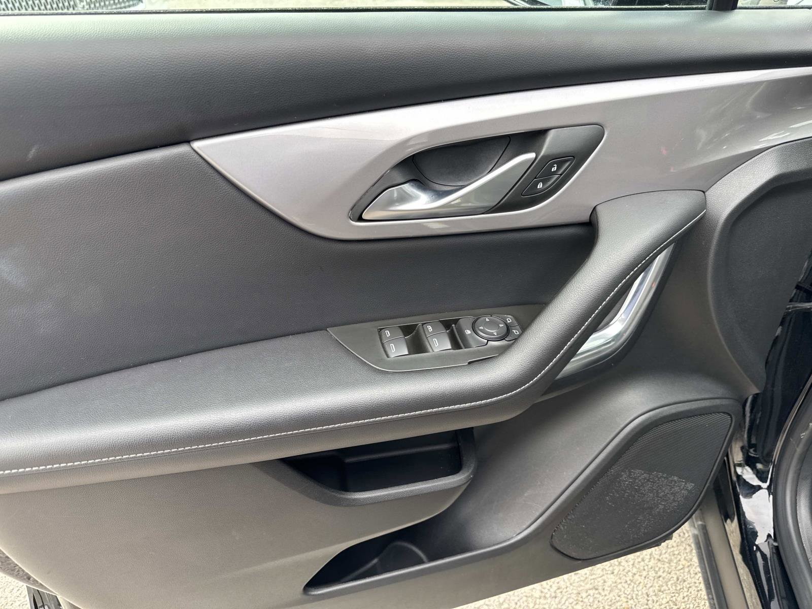 Used 2025 Chevrolet Blazer LT AWD/4WD image 12