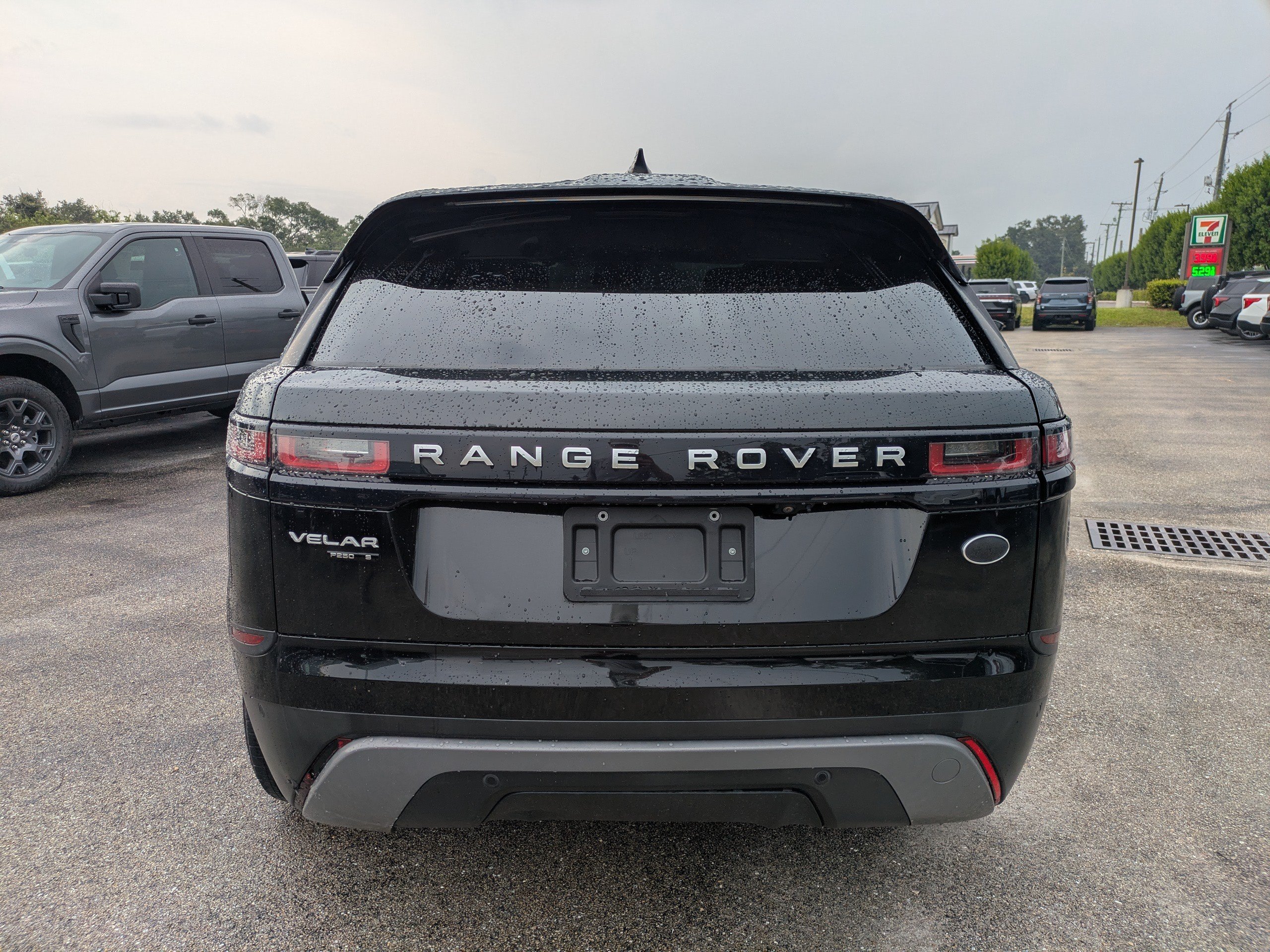 Used 2018 Land Rover Range Rover Velar S AWD/4WD image 5